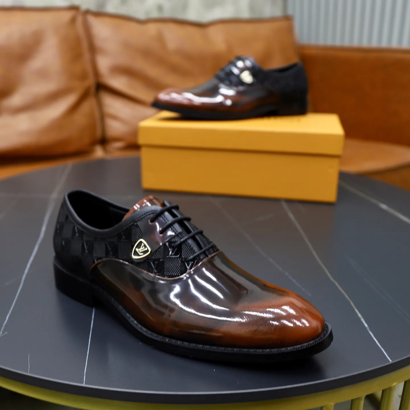 Ex-factory price: 500💰🙅‍♂️🙅‍♂️🙅‍♂️ Brand: LV Louis Vuitton Standard code: Men's size 38-44 (45 can be customized) Grade: Same style as the official website Original order quality Material: Original cowhide surface Comfortable cowhide lining Original outsole Style category: Men's fashionable casual leather shoes Distinguished big-name luxury elements Top luxury Color: actual picture color